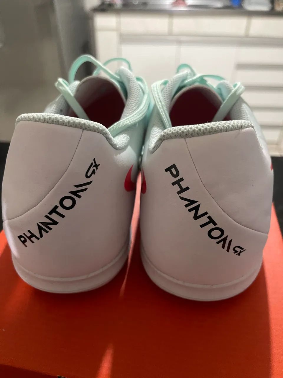 Chuteira Nike Phantom GX II Club Futsal Original Tam. 44 + Caixa - Foto 5