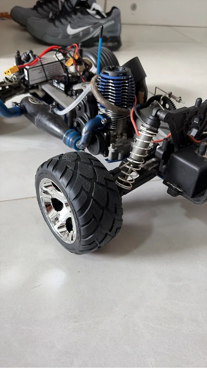 Traxxas Nitro Rustler com upgrades  - Foto 2