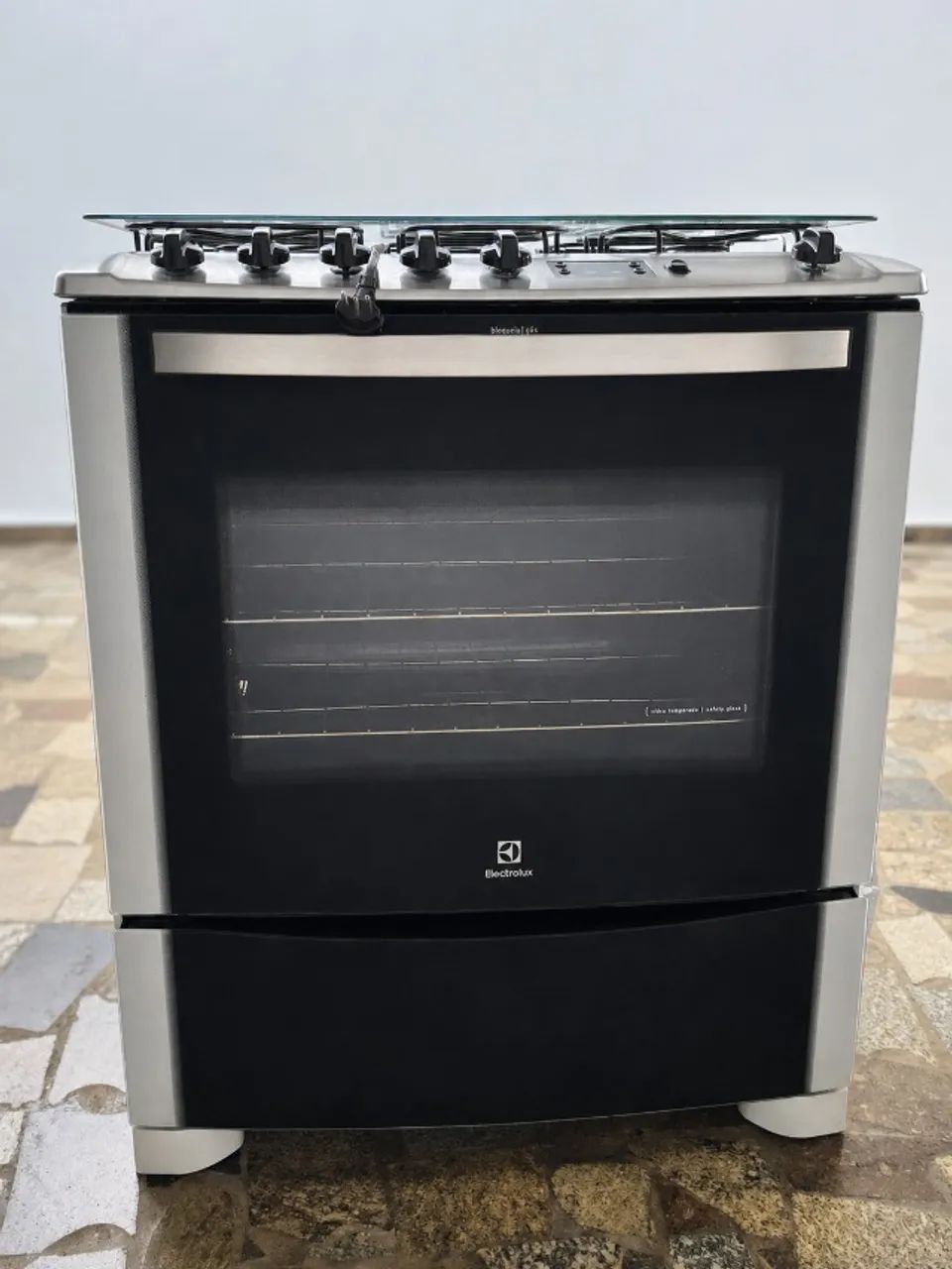 Fogão Electrolux 5 bocas com mesa inox tripla chama e timer
