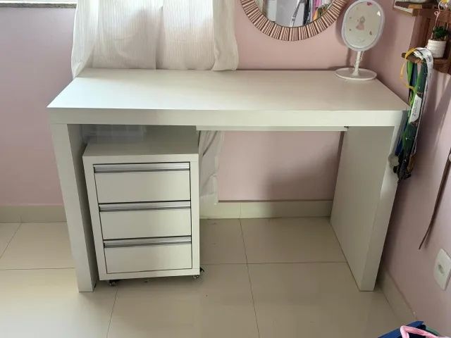 MESA ESCRIVANINHA COM GAVETEIRO COM RODINHAS, EM MDF