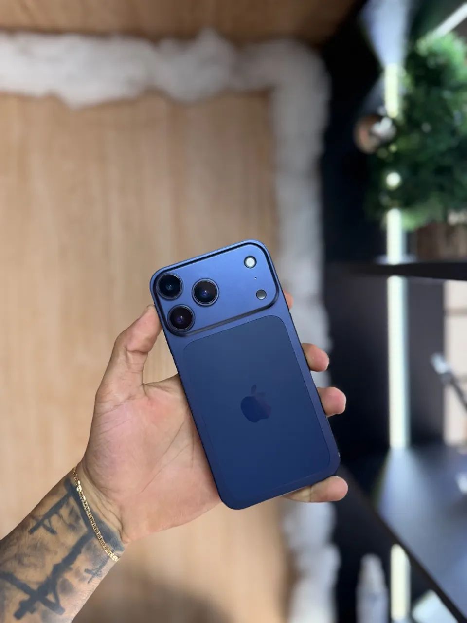 IPHONE 11 NA CARCAÇA DO 17 PRO 