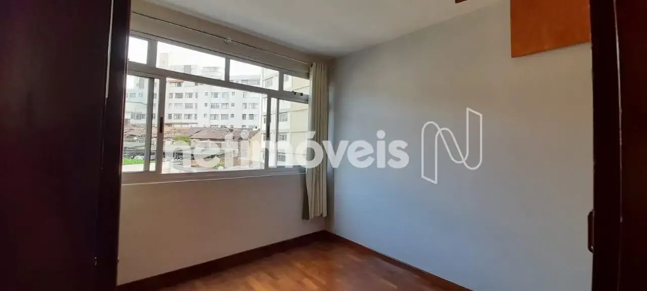 Apartamento reformado com 2 quartos e vaga - Foto 4