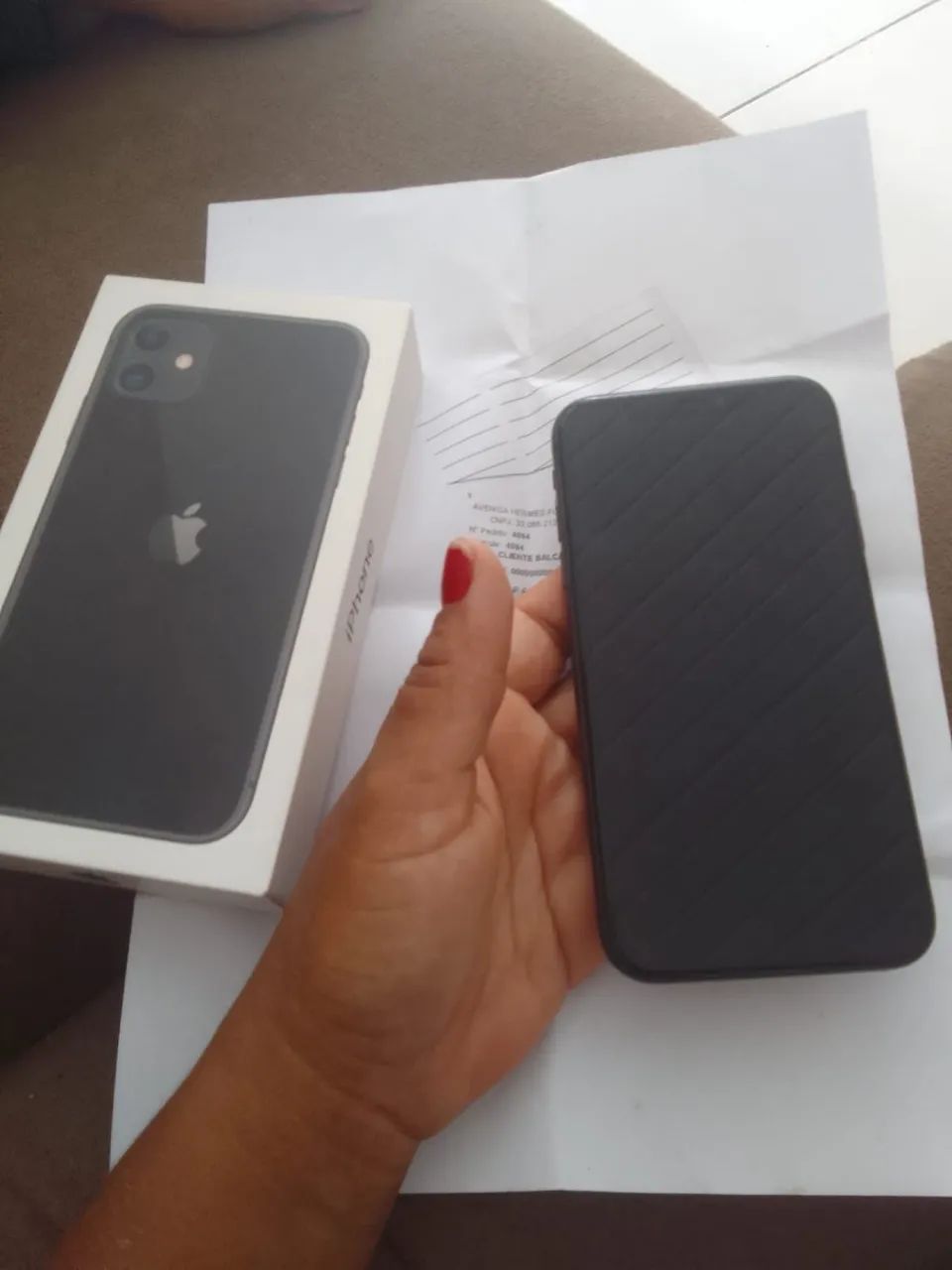 iPhone 11 com nota caixa tudo - Foto 3