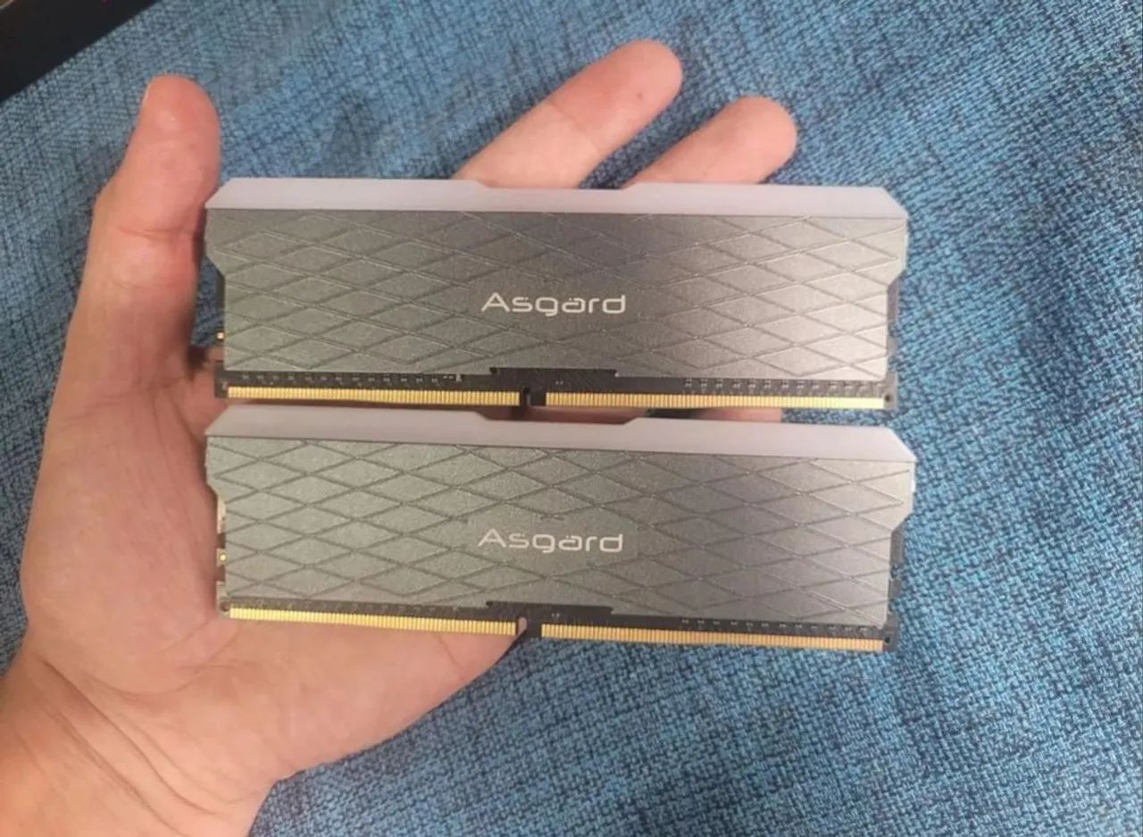 Memórias Ran DDR4 8GB cada.443790283779624960