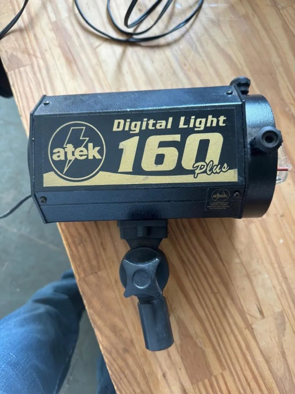 Tocha Flash Digital Light 160 Plus, semi Nova, marca Atek.Usada muito pouco. Revisada por  - Foto 2