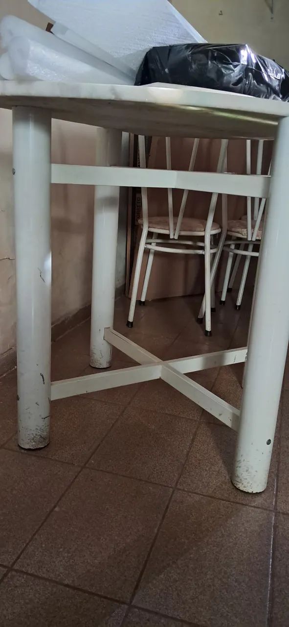 Mesa 4 cadeiras