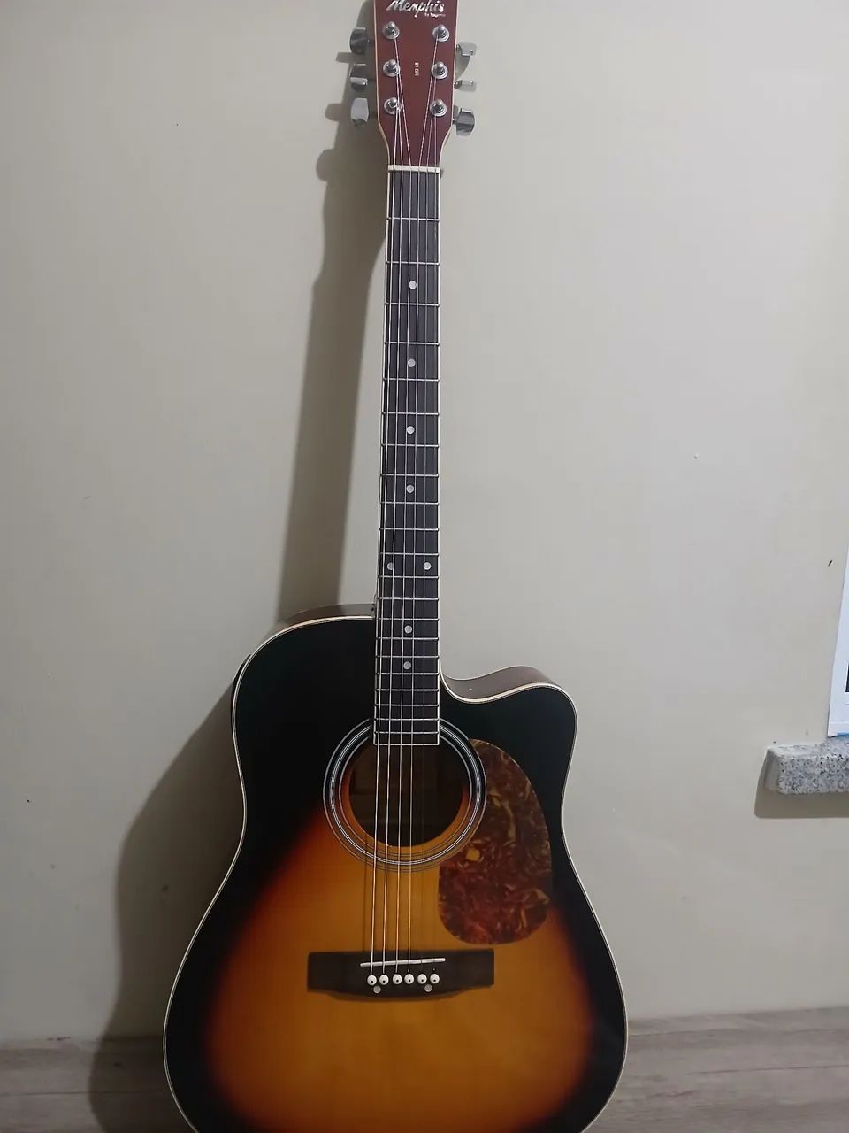 Vendo um violão e uma caixa... - Foto 2