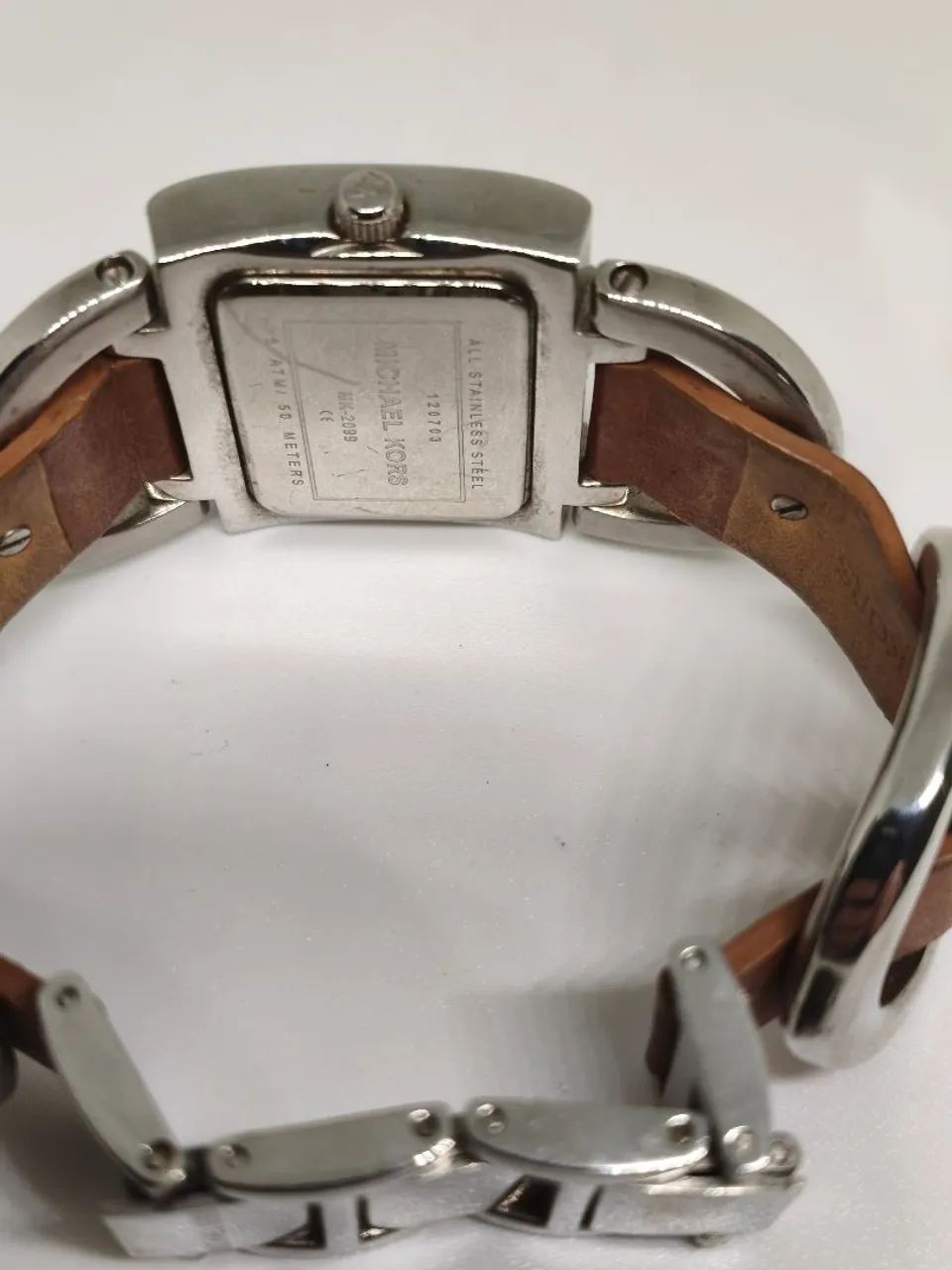 MICHAEL KORS RETANGULAR COURO MARROM ORIGINAL - 18CM - MK-2099 - Foto 5