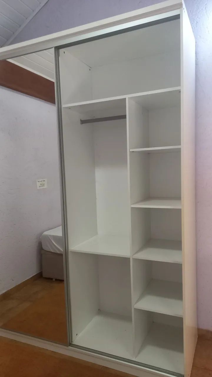 Guarda-roupas com porta de espelho - Foto 2