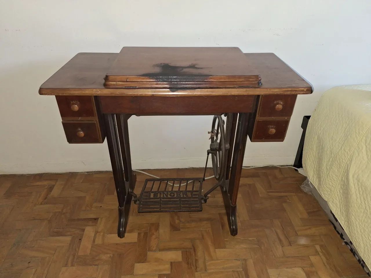 Vintage Retro Sewing Machine Table