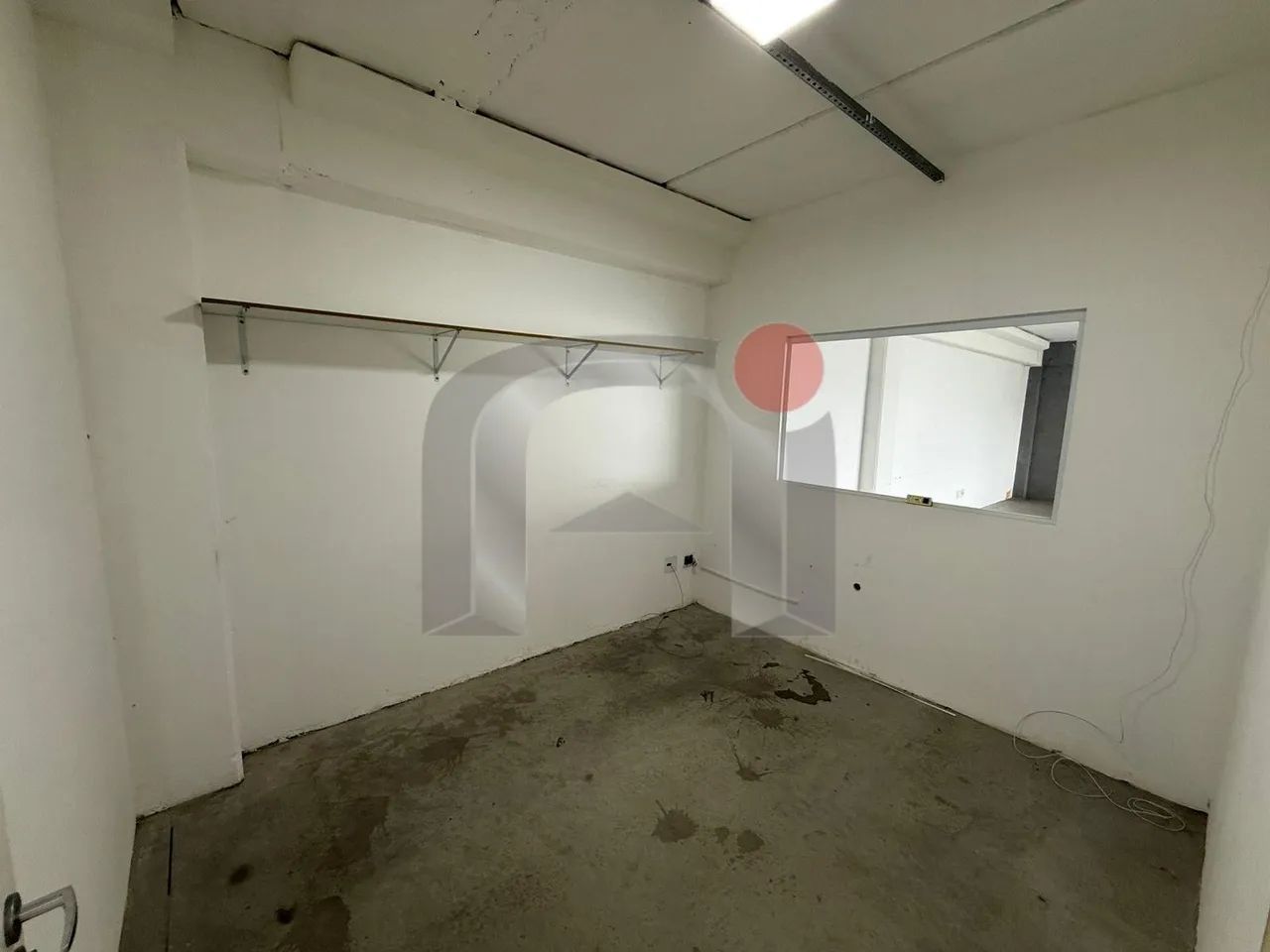 SALÃO DENTRO DE ÁREA COMERCIAL EM LOCALIZAÇÃO PRIVILEGIADA - Foto 5