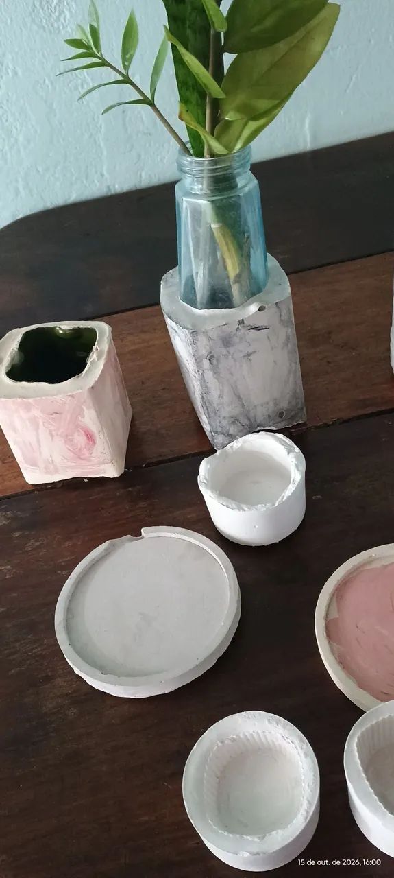 Artesanato em gesso e cimento  - Foto 2