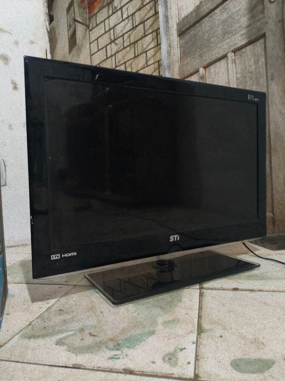 TV 32 polegadas STI (OBS: NÃO ESTÁ FUNCIONANDO!!) - Foto 2