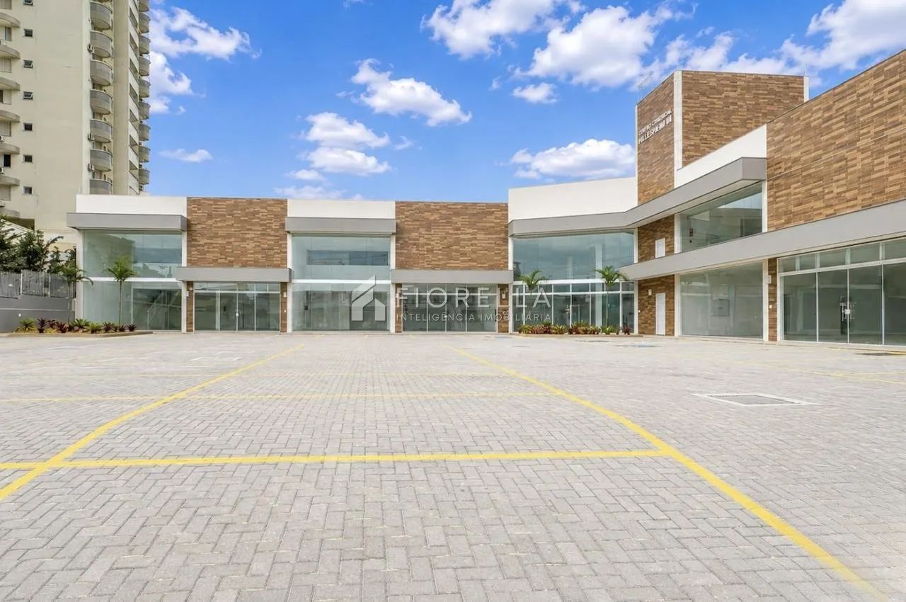 Excelente loja com área de 329 m² e mezanino de 122 m² no Centro de Palhoça. - Foto 2