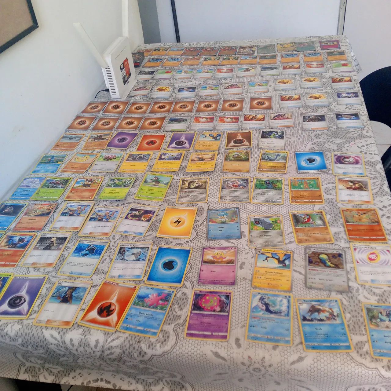 Vendo cartas de pokémon nova e velhas 119 cartas com guardador, original  - Foto 2