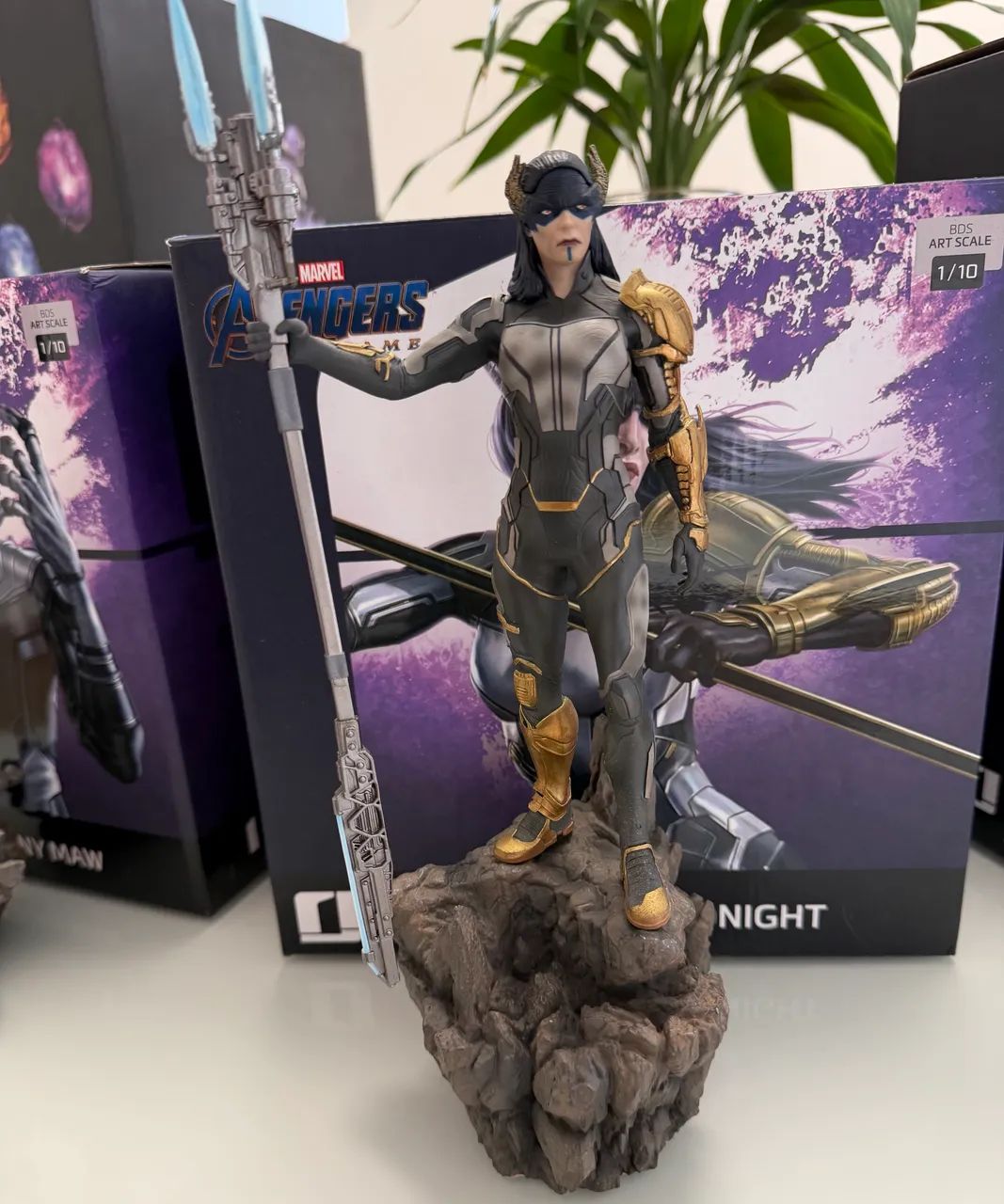 Próxima Midnight (Filhos de Thanos) 1/10 Iron Studios com caixa Perfeita