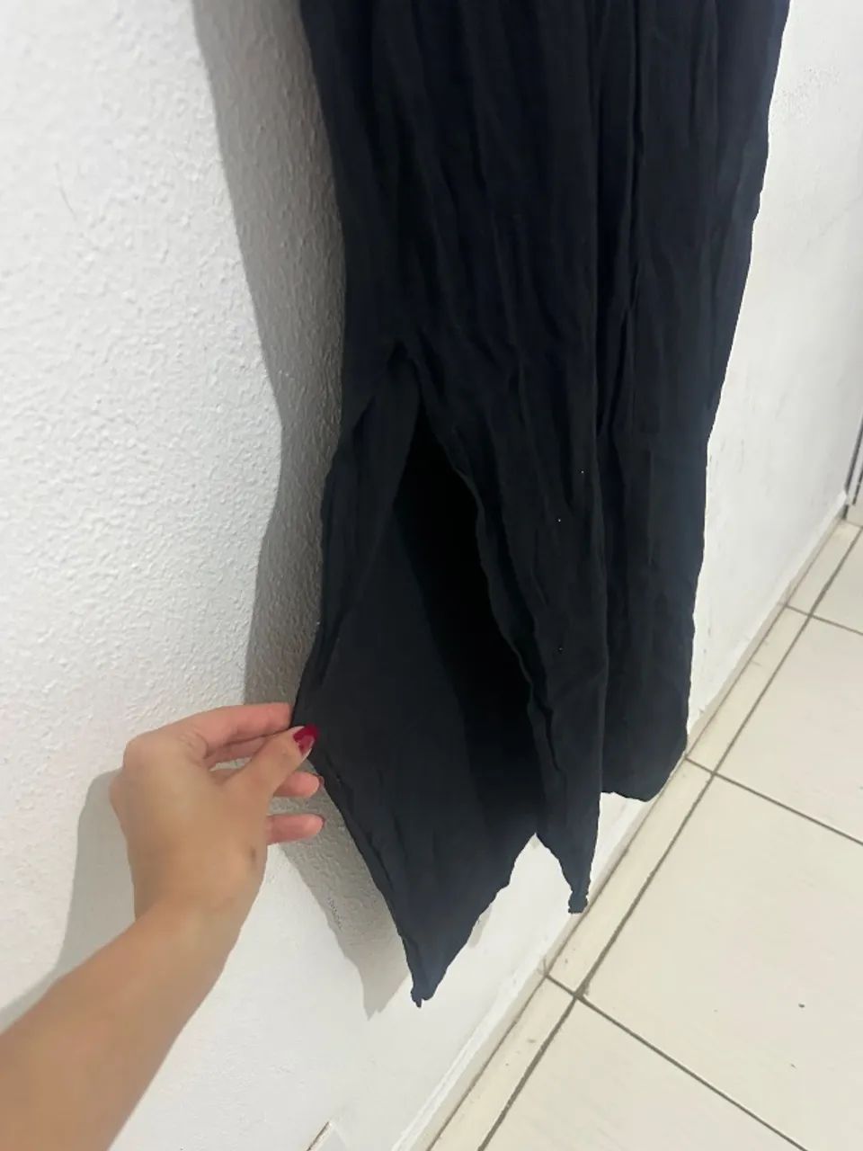 Vestido longo preto com fenda - Foto 4