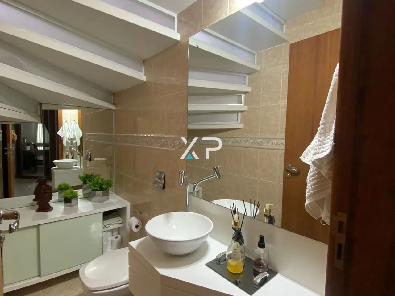 Casa de alto padrão com 3 dor, acabamentos premium e localização privilegiada. - Foto 3