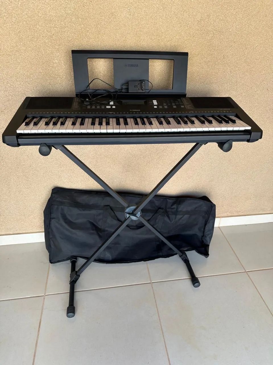 Teclado Yamaha usado