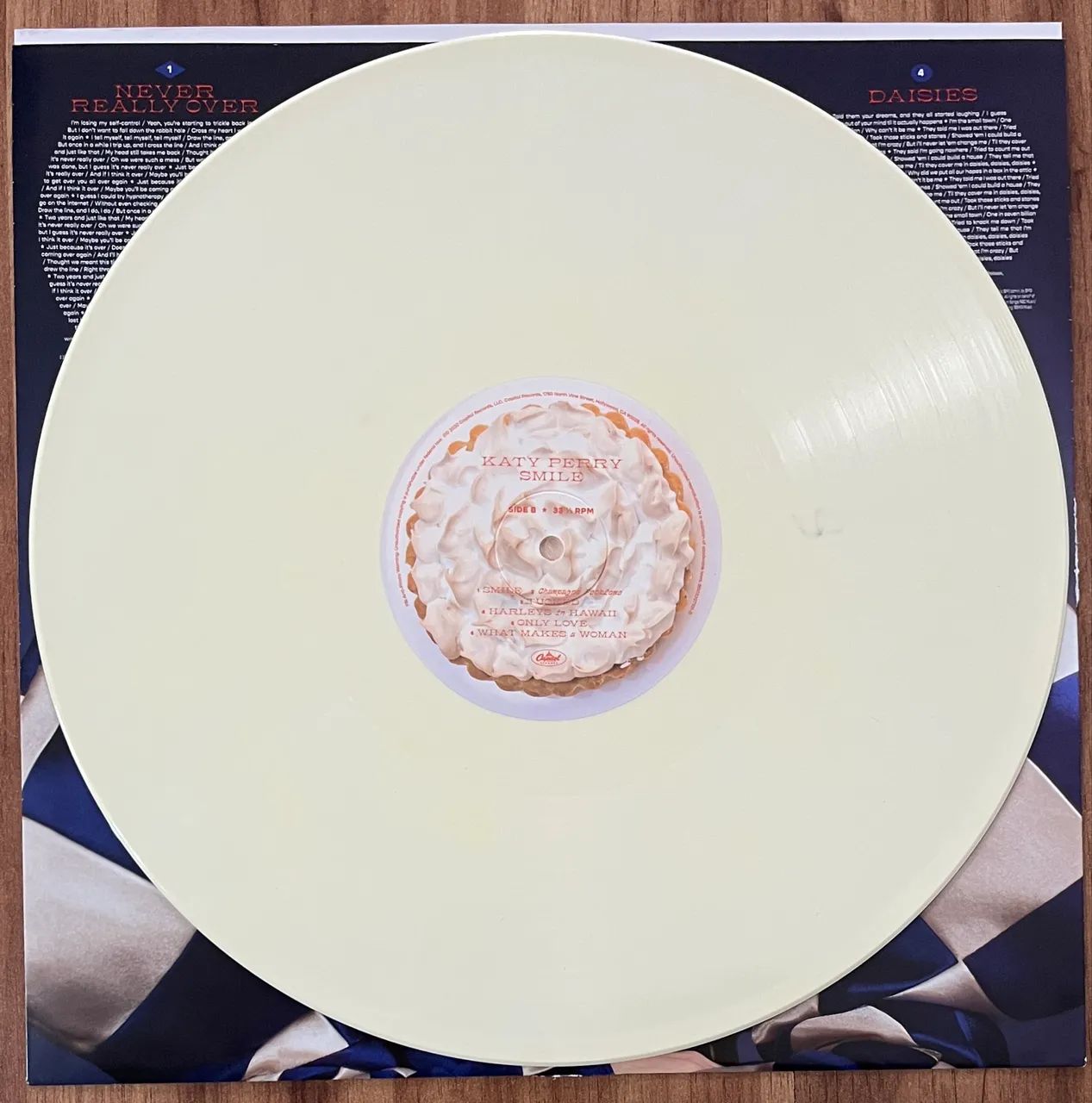 Katy Perry Vinil Smile Vinil Branco - Foto 5