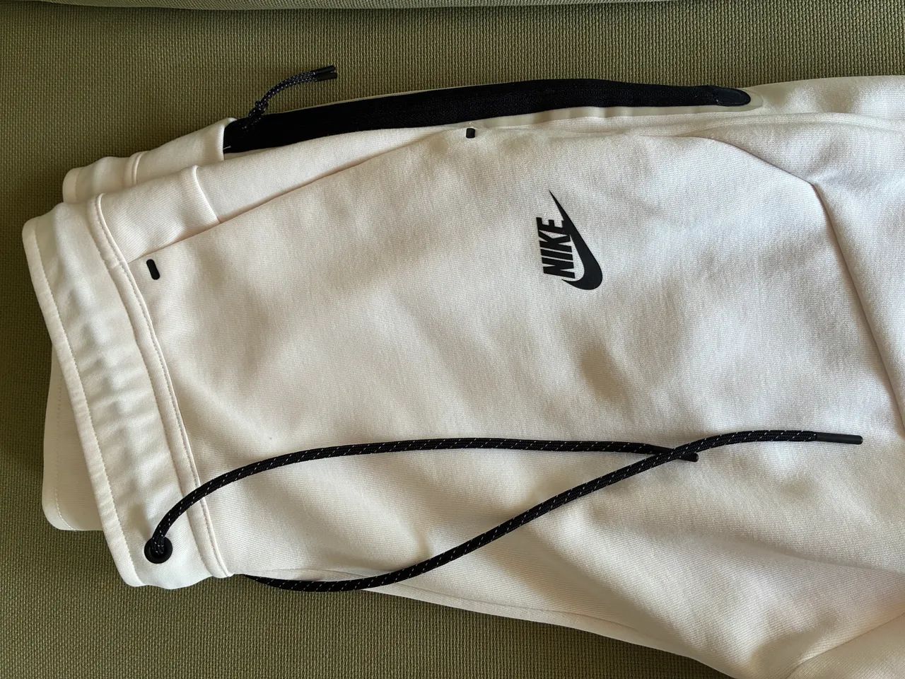 Calça Nike Tech-fleece creme - Foto 3