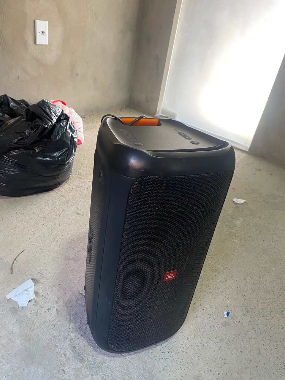 Vendo JBL Partybox 100 - Foto 3