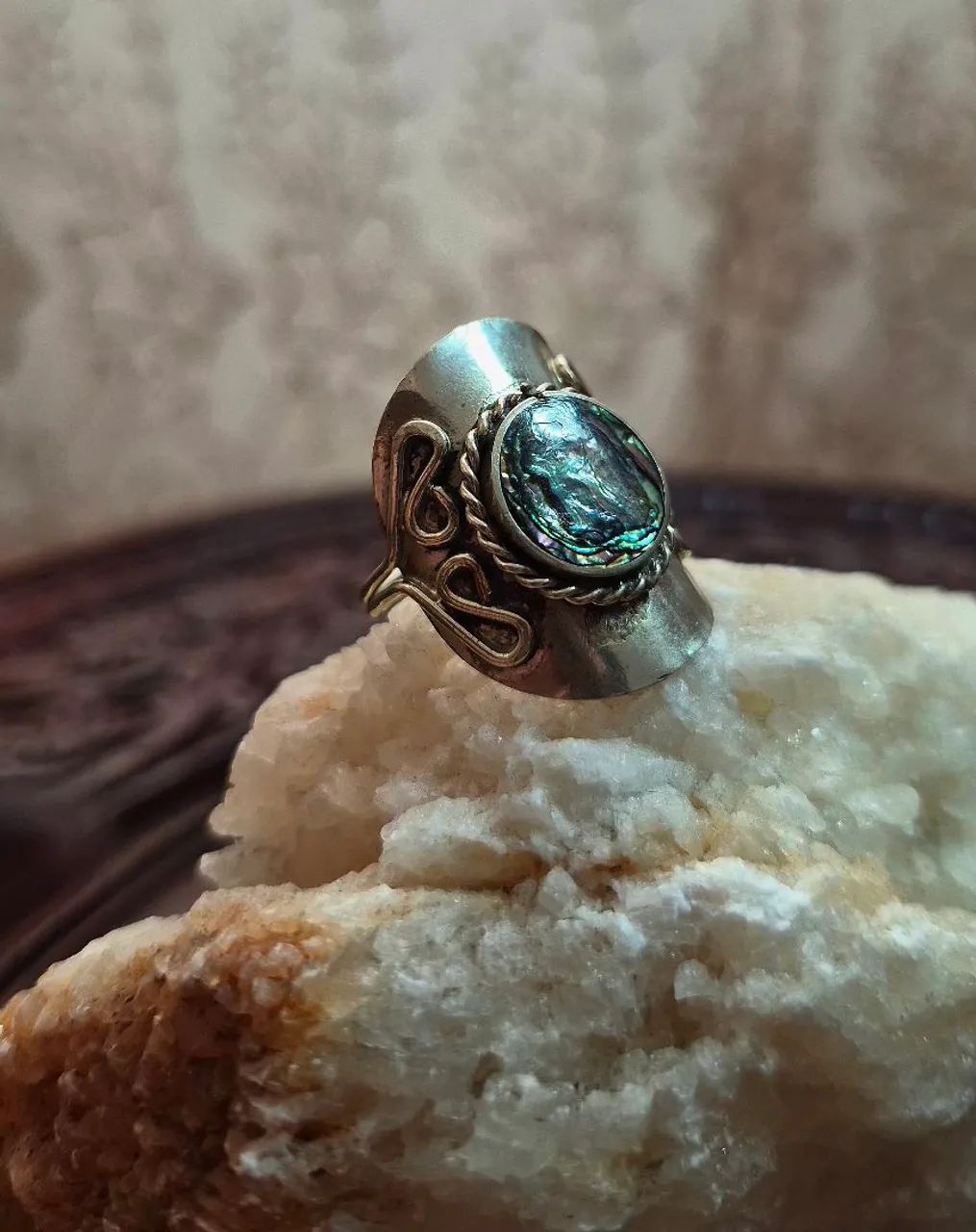 Anel formato de Lua com Abalone Natural em Aço Inox e regulagem de tamanho - Foto 2