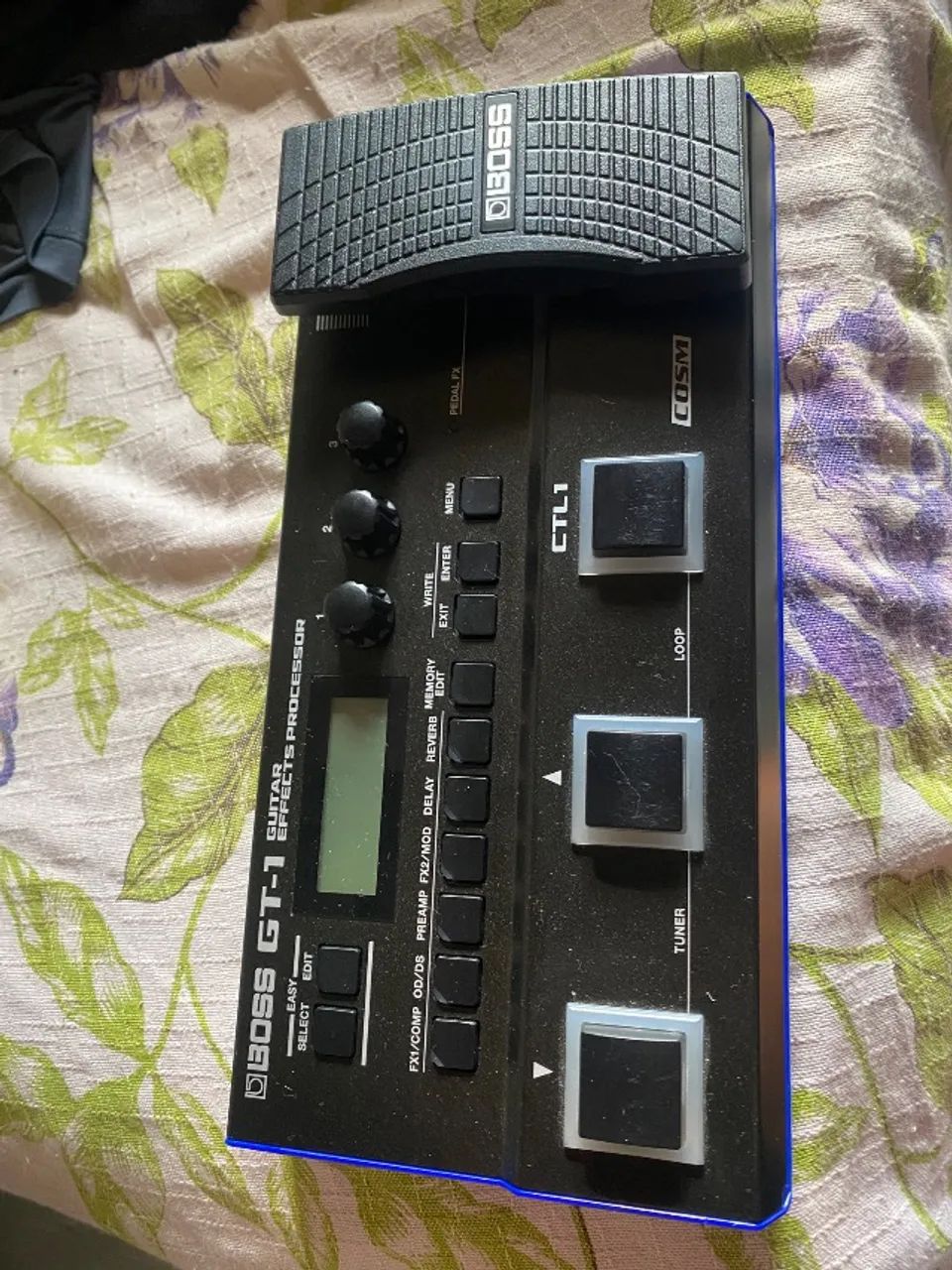 Boss gt1 Nova na caixa (troco por outras pedaleiras ou guitarra) - Foto 5