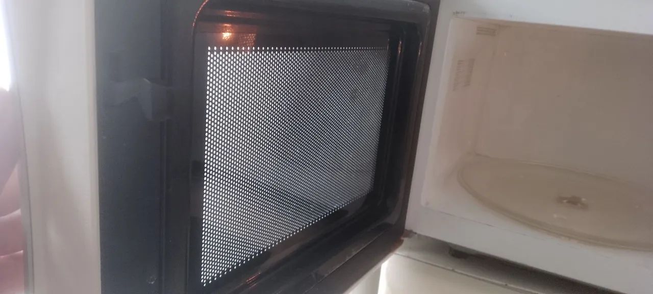 Microondas Eletrolux 23 lts - Foto 4