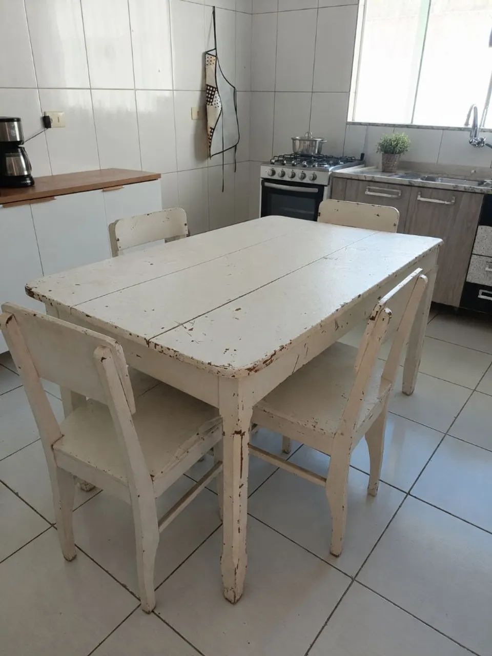 Mesa de Jantar Antiga 1,60m Peroba-Rosa Maciça + 4 Cadeiras