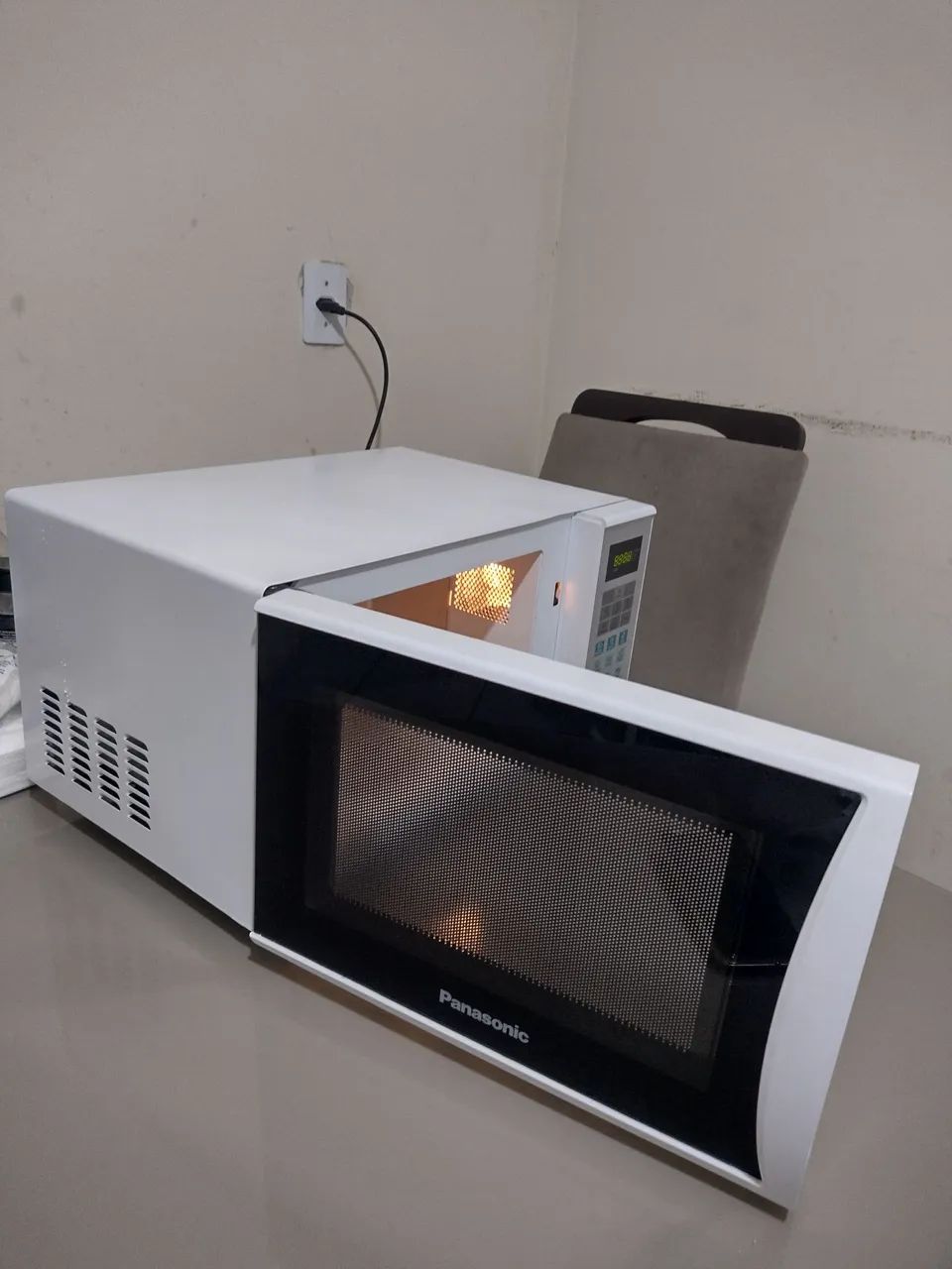 Microondas Panasonic 25 litros, funcionando perfeitamente  - Foto 4