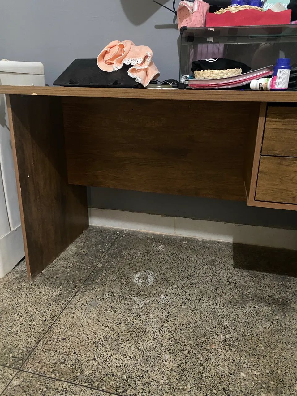 Vendo escrivaninha de madeira  - Foto 4