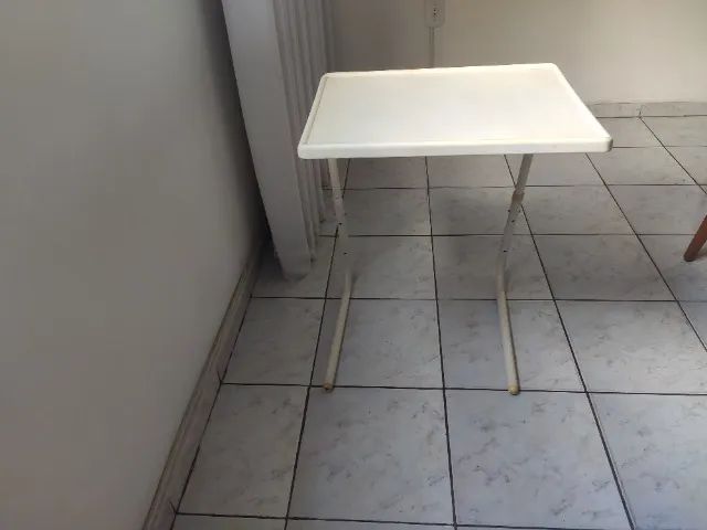 Mesa portátil regulável