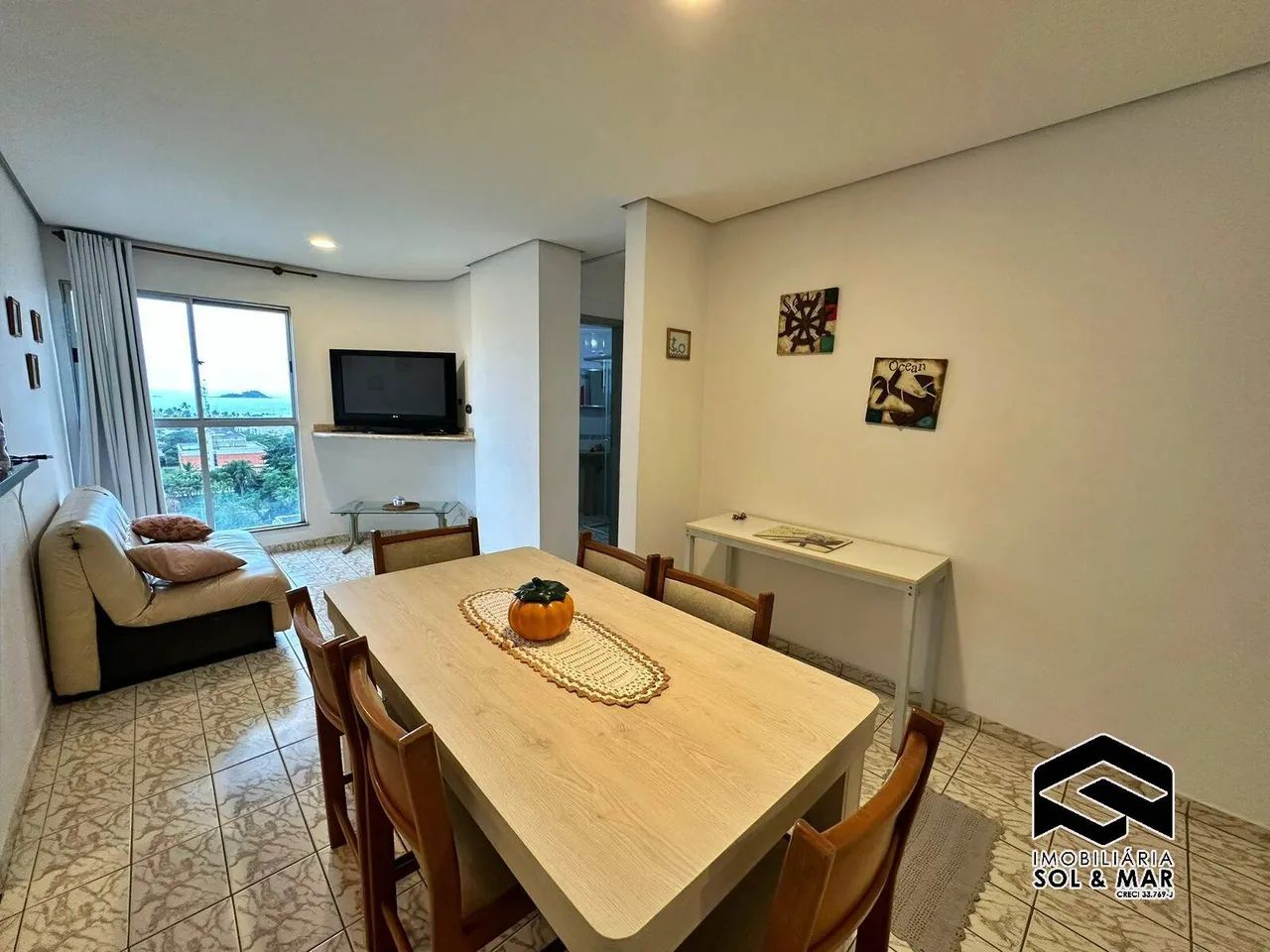 AMPLO DORMITÓRIO, COM LAZER E VISTA AO MAR!