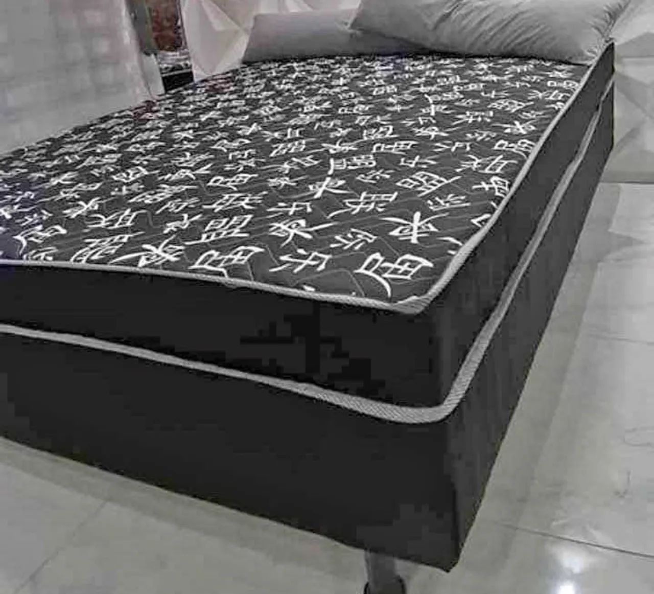 Cama box Casal + colchão.