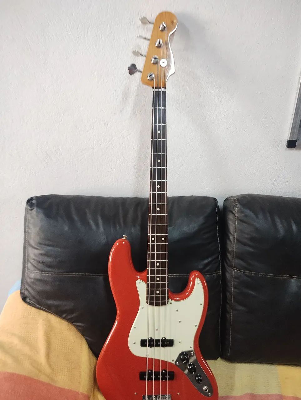 contra baixo Fender Vintera 60 ll  - Foto 3