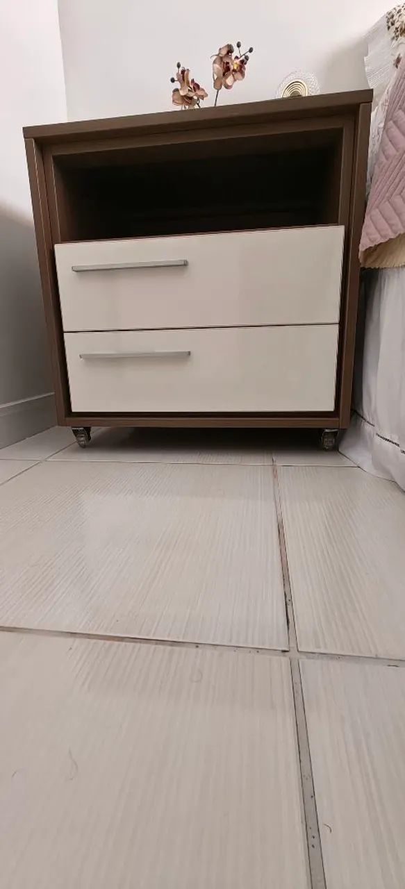 2 mesas de cabeceira! - Foto 2