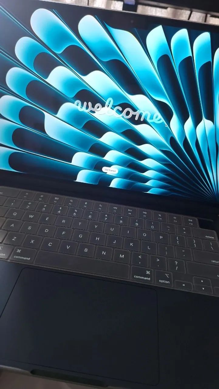 Macbook Air M4 256 SSD 16GB RAM 13.6"