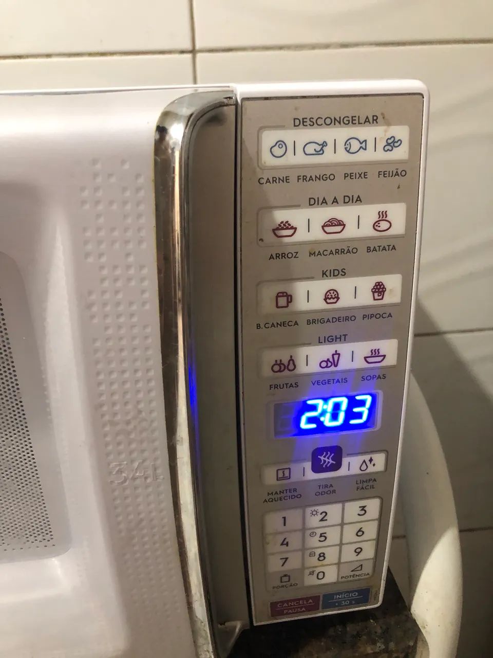Vendo micro-ondas 34 litros - Foto 2