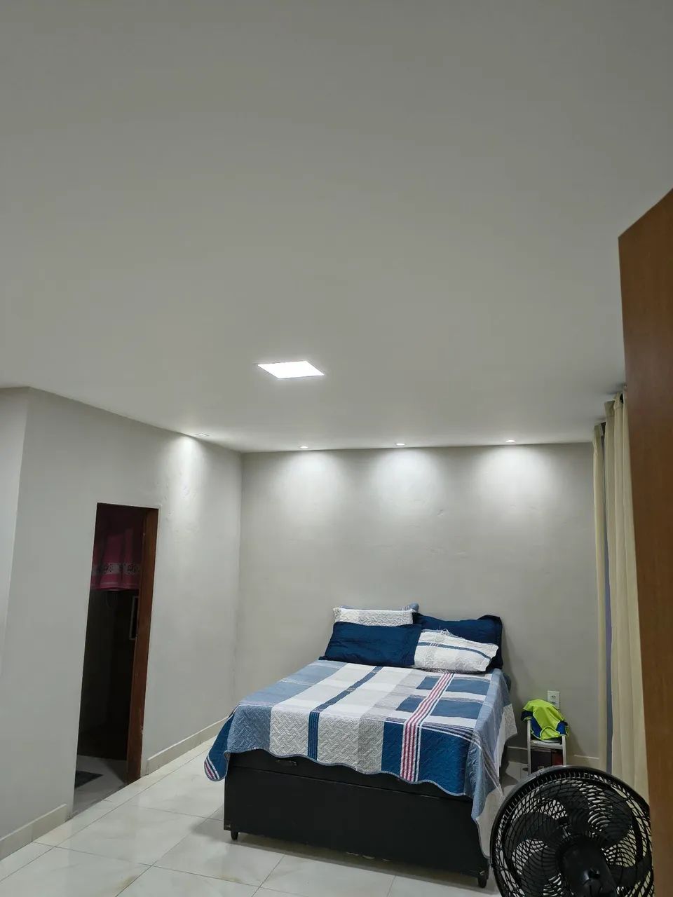 Pintor de acabamento e instalação de gesso 