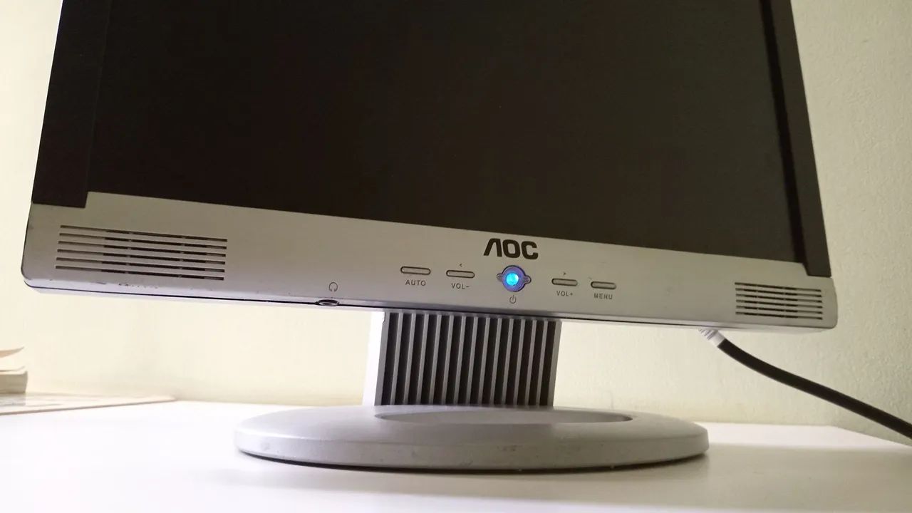 Monitor AOC Eyes Value 17 Pol. + Cabos de Dados - Foto 3