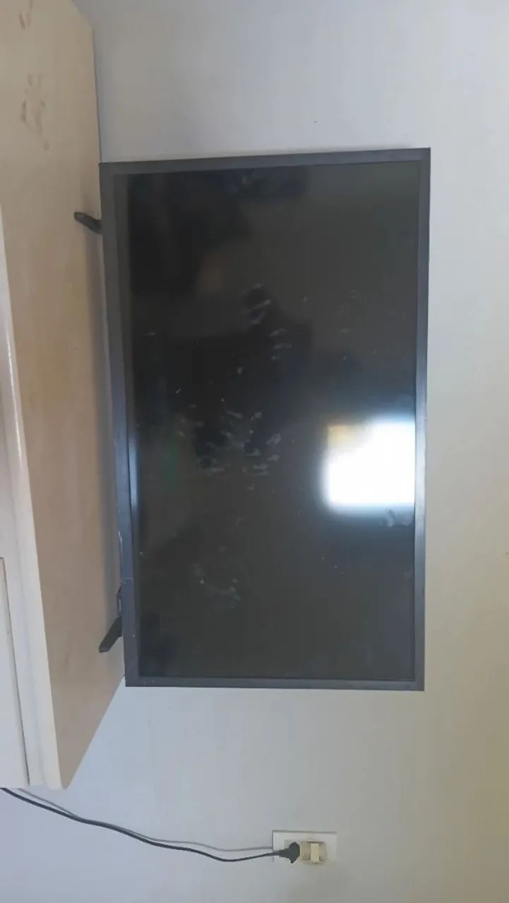 Vendo TV 32 polegadas com caixa 
