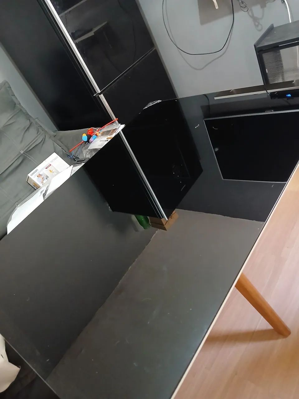 MESA PARA 4 CADEIRAS COM TAMPO DE VIDRO PRETO,  - Foto 4