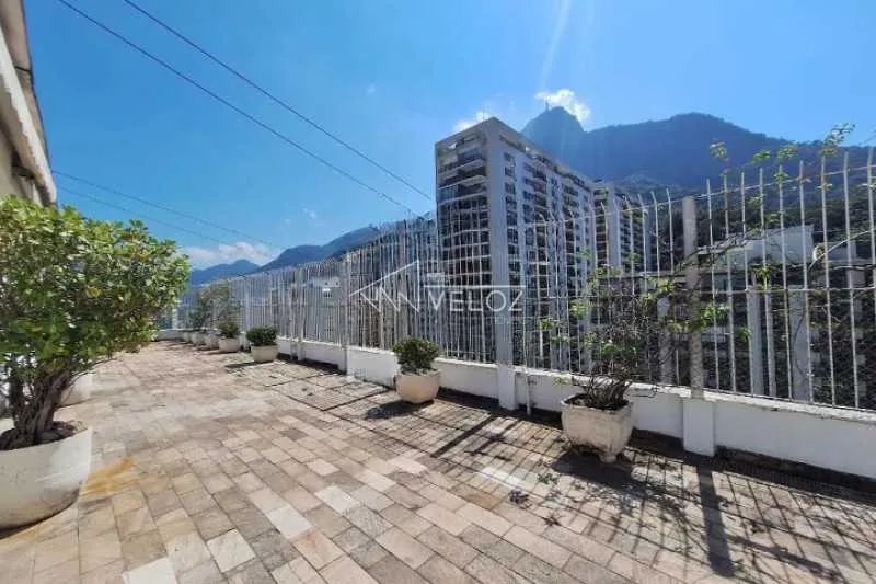 Apartamento : / Residencial / Humaitá