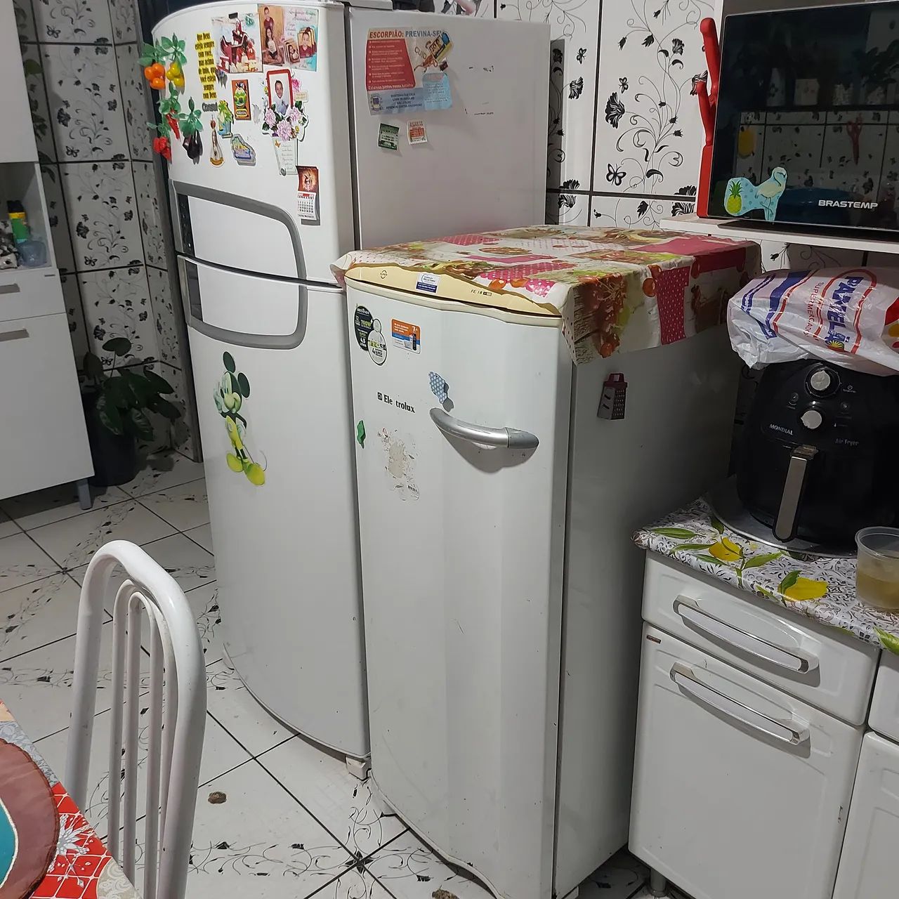 Geladeira consul semi nova e Freezer   - Foto 5