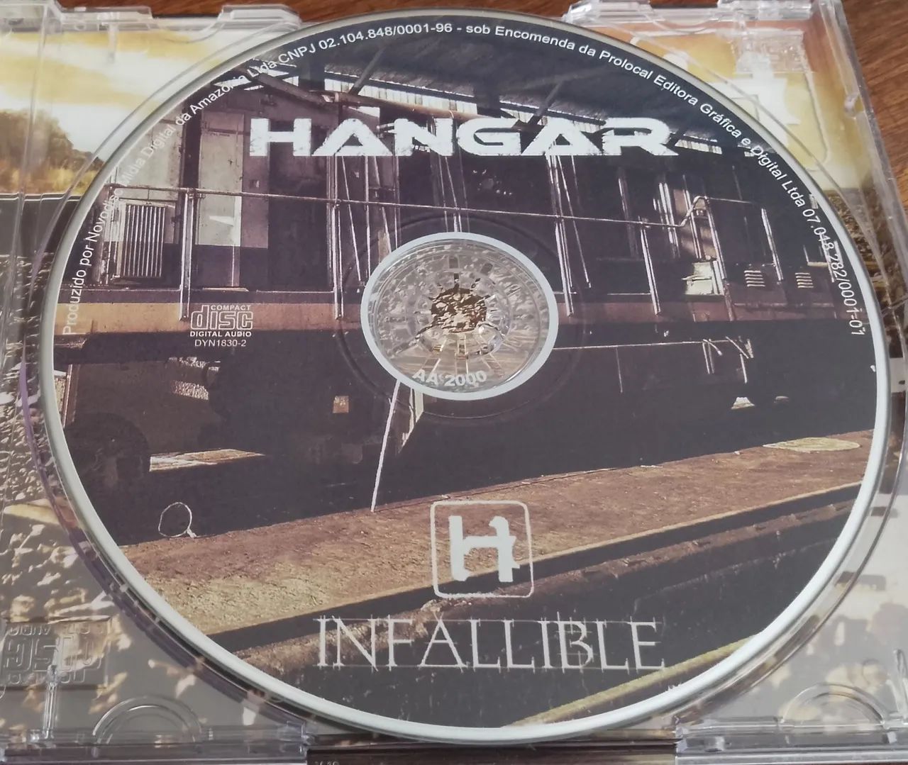 CD Hangar - Infallible (2010) - Foto 3