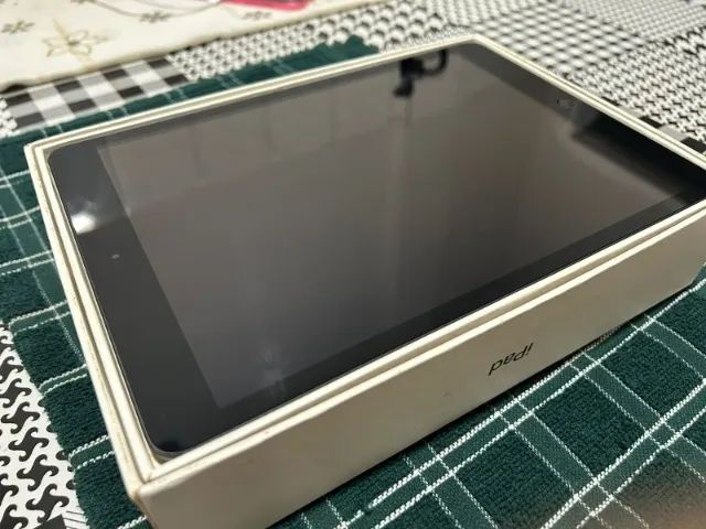 iPad本体 iPad 7 32GB BT86% Apple iPad 10.2インチ 第7世代 Wi-Fi+Cellular 32GB 2019年秋モデル