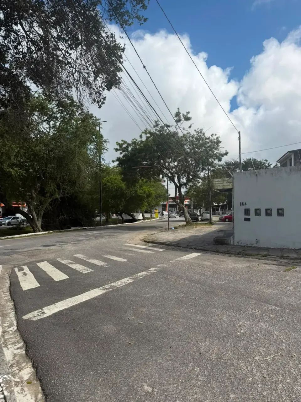 Vendemos ou alugamos excelente ponto para comércio.