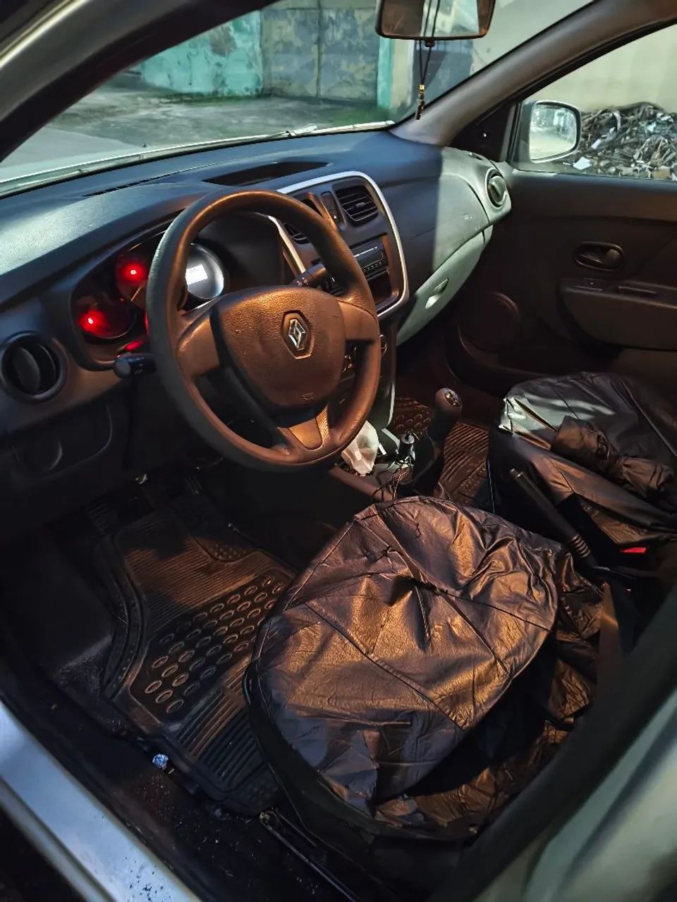 Renault Logan Authentique Flex 1.0 12V 4P 2018 - Foto 2