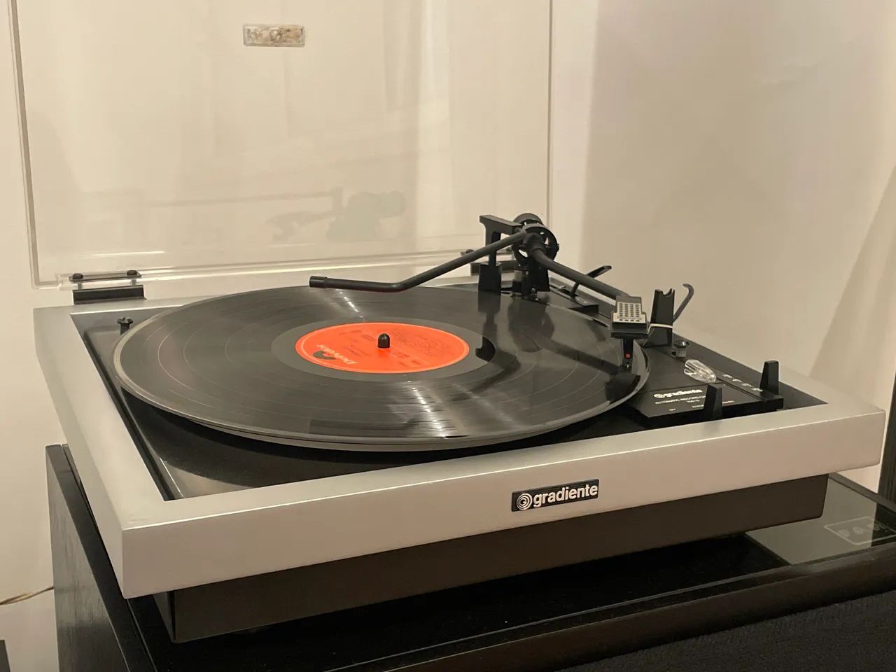 Toca discos Gradiente 750-S